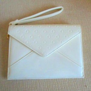 PANDORA | White Patent Leather Clutch Bridal